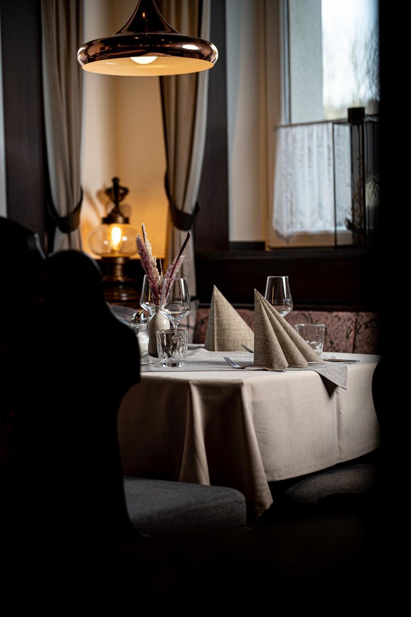 Landhotel Zellerhof ルンツ・アム・ゼー エクステリア 写真