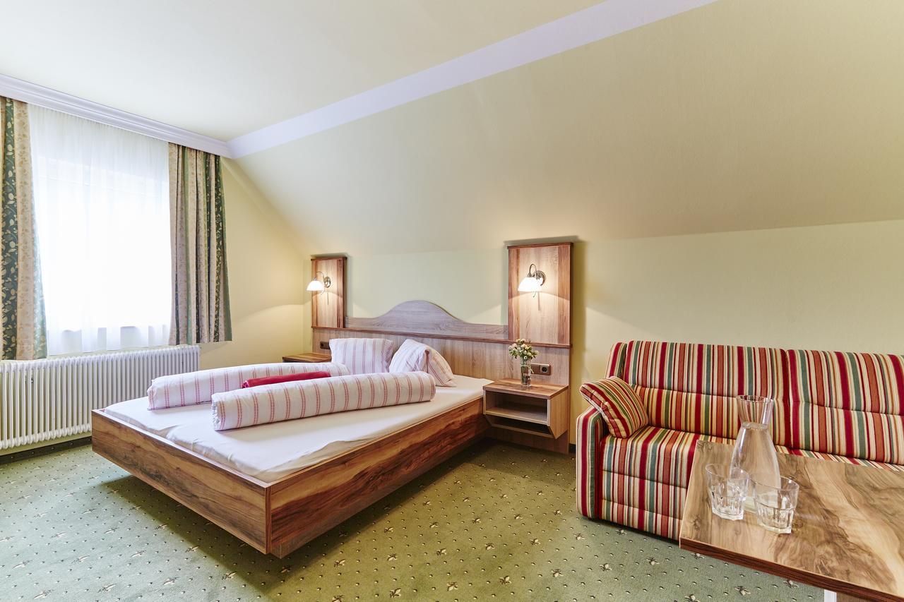 Landhotel Zellerhof ルンツ・アム・ゼー エクステリア 写真